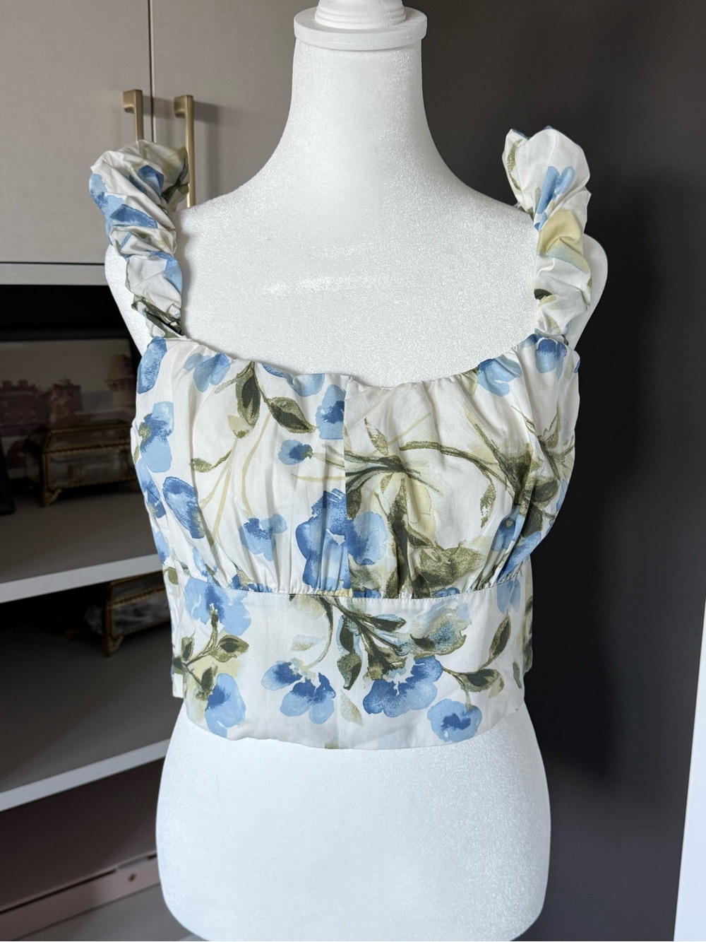 Abercrombie Floral Ruffle Strap Crop Top - Blue/White